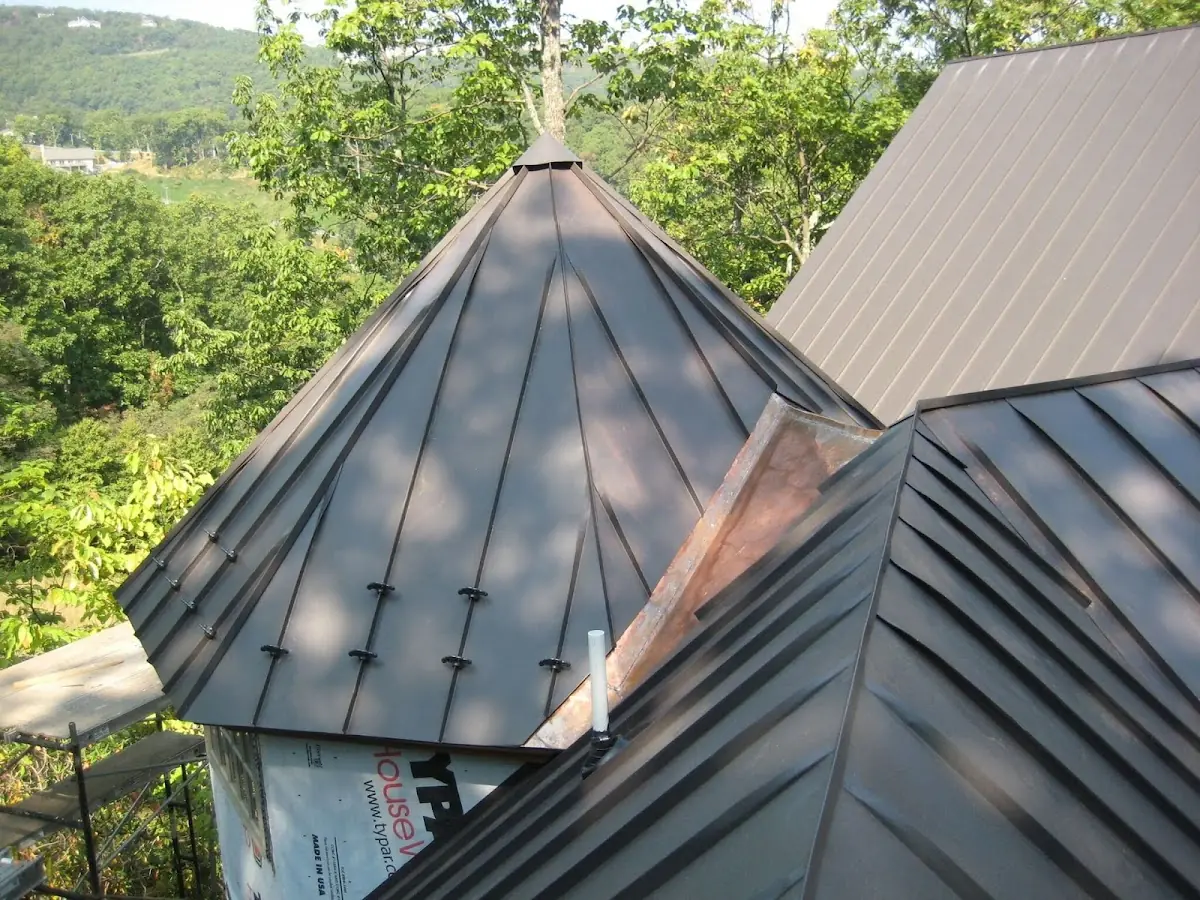 Professional Roof Tarp Installation by Craftsman Roofing in Enhaut